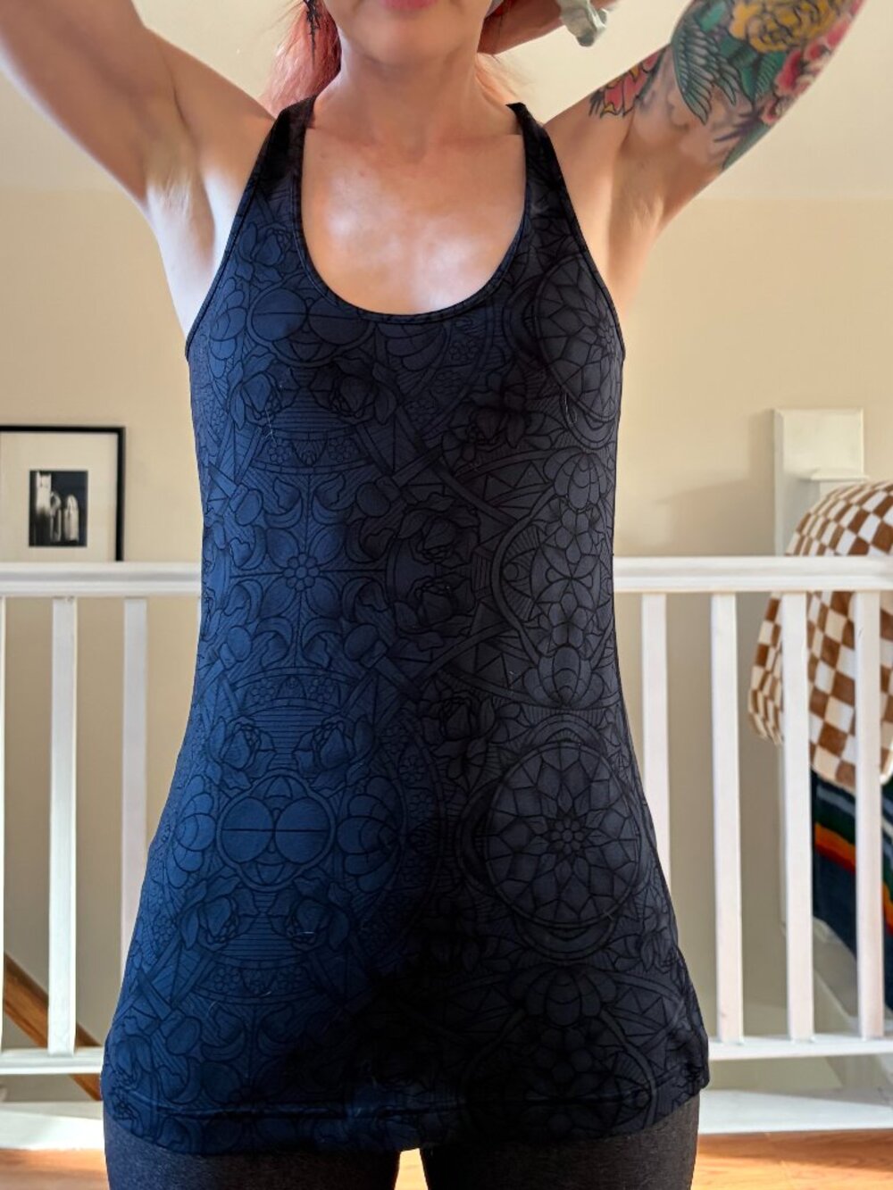 Lululemon Dark Mosaic Yoga Top - Size Medium (28.5 waist)